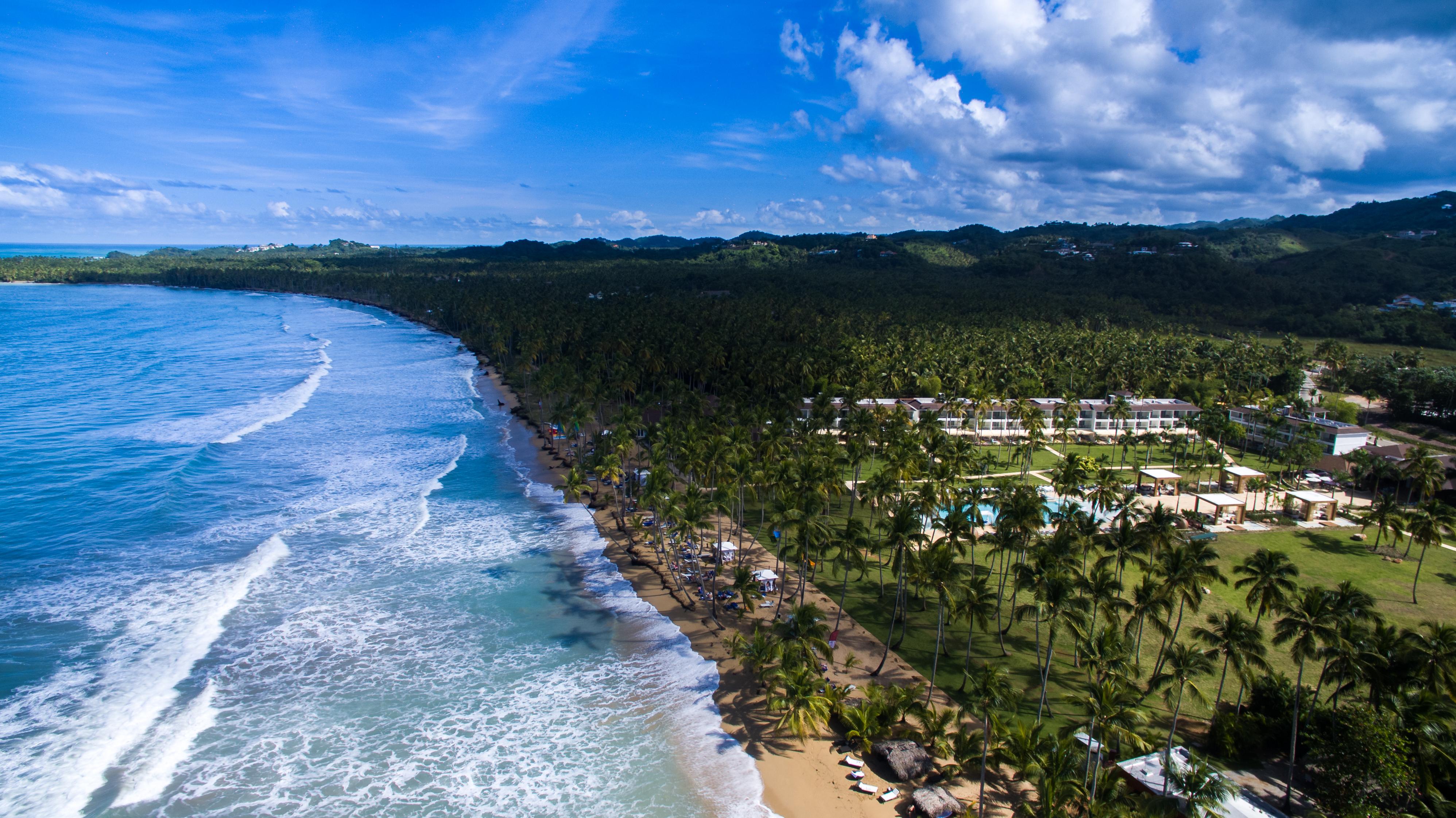 วีวา วินด์แฮม วี ซามานา - ออล-อินคลูซีฟ รีสอร์ต สำหรับผู้ใหญ่เท่านั้น Hotel ลาสแตร์เรนาส ภายนอก รูปภาพ Aerial view of the beach