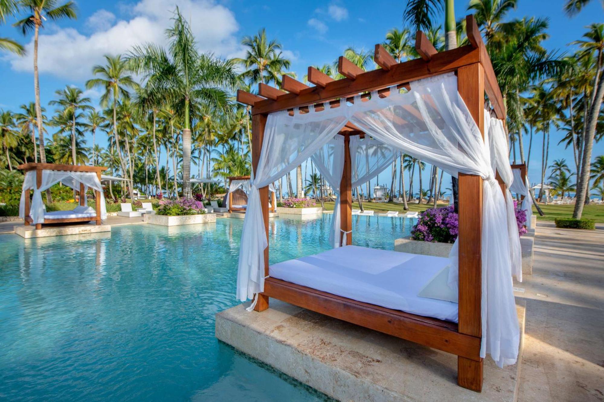 วีวา วินด์แฮม วี ซามานา - ออล-อินคลูซีฟ รีสอร์ต สำหรับผู้ใหญ่เท่านั้น Hotel ลาสแตร์เรนาส ภายนอก รูปภาพ Hard Rock Hotel & Casino Punta Cana