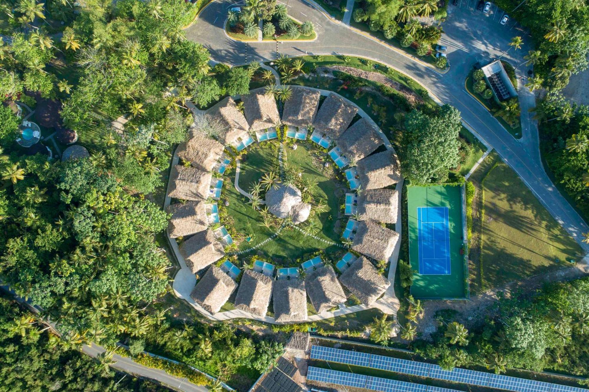 วีวา วินด์แฮม วี ซามานา - ออล-อินคลูซีฟ รีสอร์ต สำหรับผู้ใหญ่เท่านั้น Hotel ลาสแตร์เรนาส ภายนอก รูปภาพ Aerial view of the resort